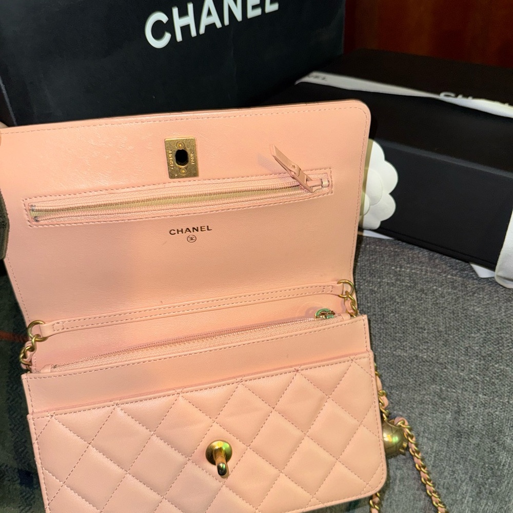 Chanel Light Orange Quilted Lambskin Women's Bag - Picture 3 of 6